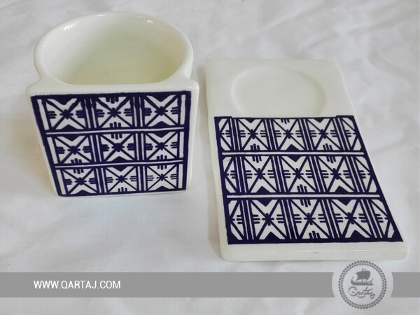 white-ceramic-white-blue-made-in-tunisia-zagden-kholkhal-collection-faiences-handmade-in-tunisia-fair-trade