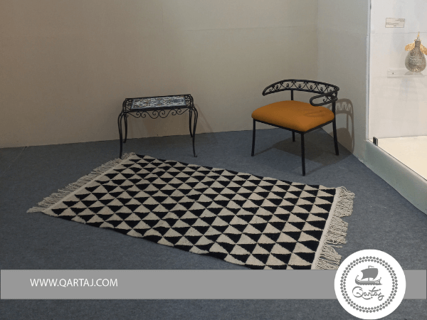 Black & White Small Rug With Triangles
