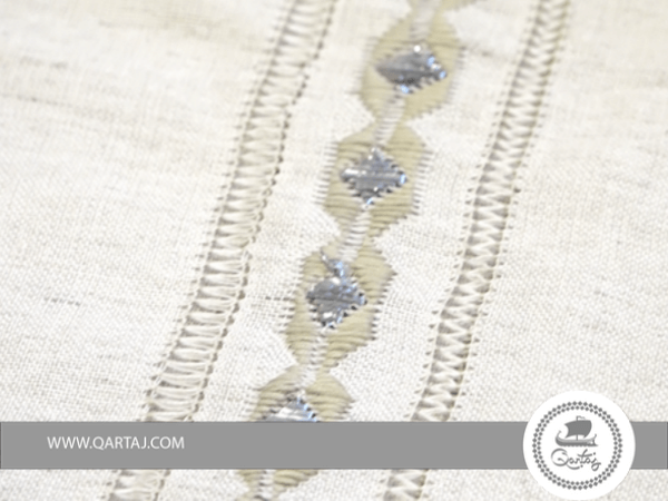 linen-scarves-with-embroidery-from-tunisia