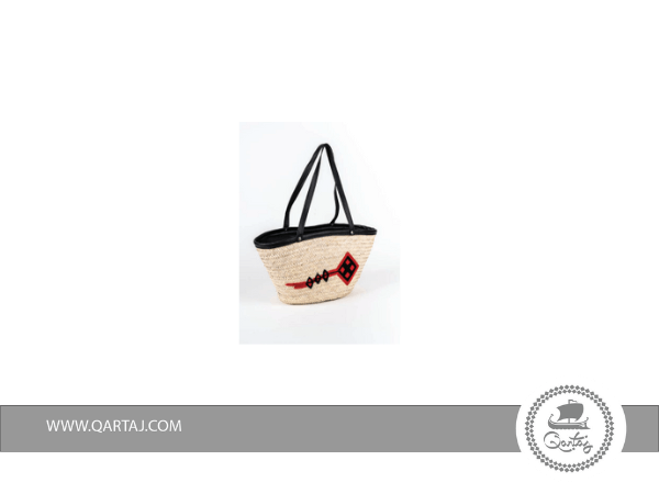 Palm-fiber-Artisanal-tunisian-bag-with-black-and-red-design