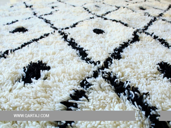 qartaj-white-black-area-rug-floor-rugs-carpet-home -decor-minimalist-rug-black-&-white-rug