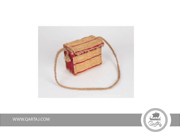 small-Traditional-Palm-fiber-BAG-With-Red-Design